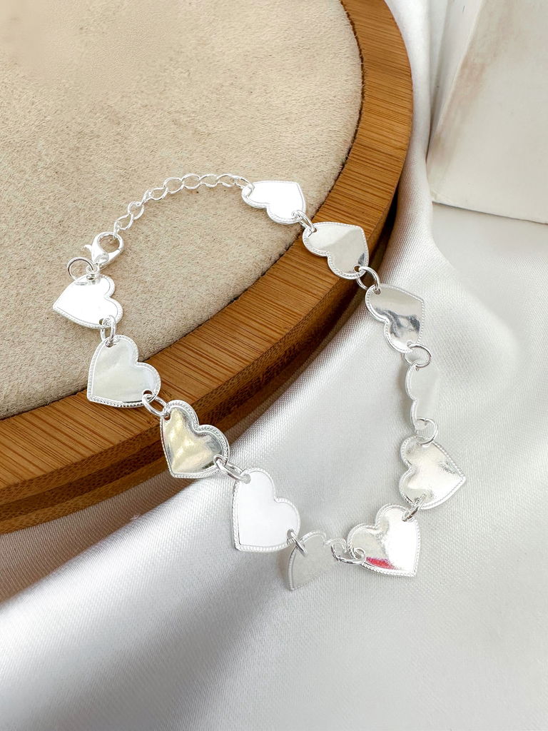 Pulseira folheado a ouro 18k e prata 925 com coraçõezinhos