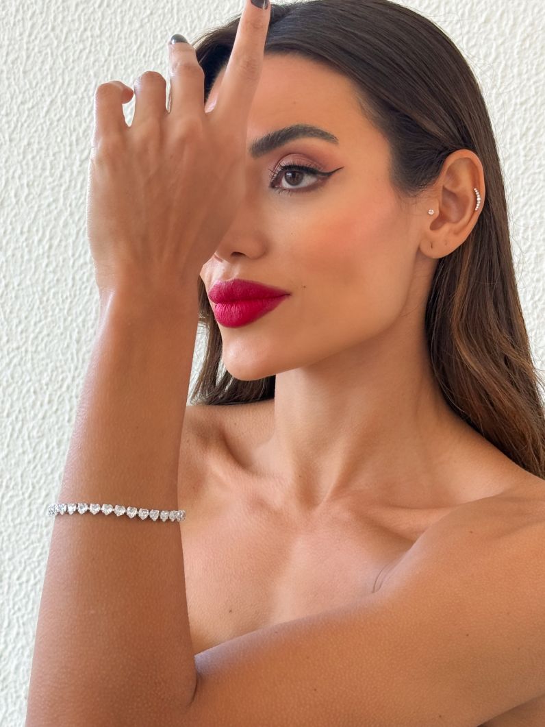 Pulseira Folheado a Ouro 18k e Prata Corações de Cristal