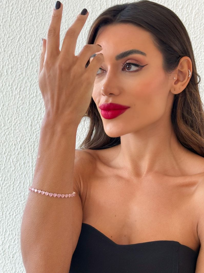 Pulseira Folheado a Ouro 18k e Prata Corações de Cristal