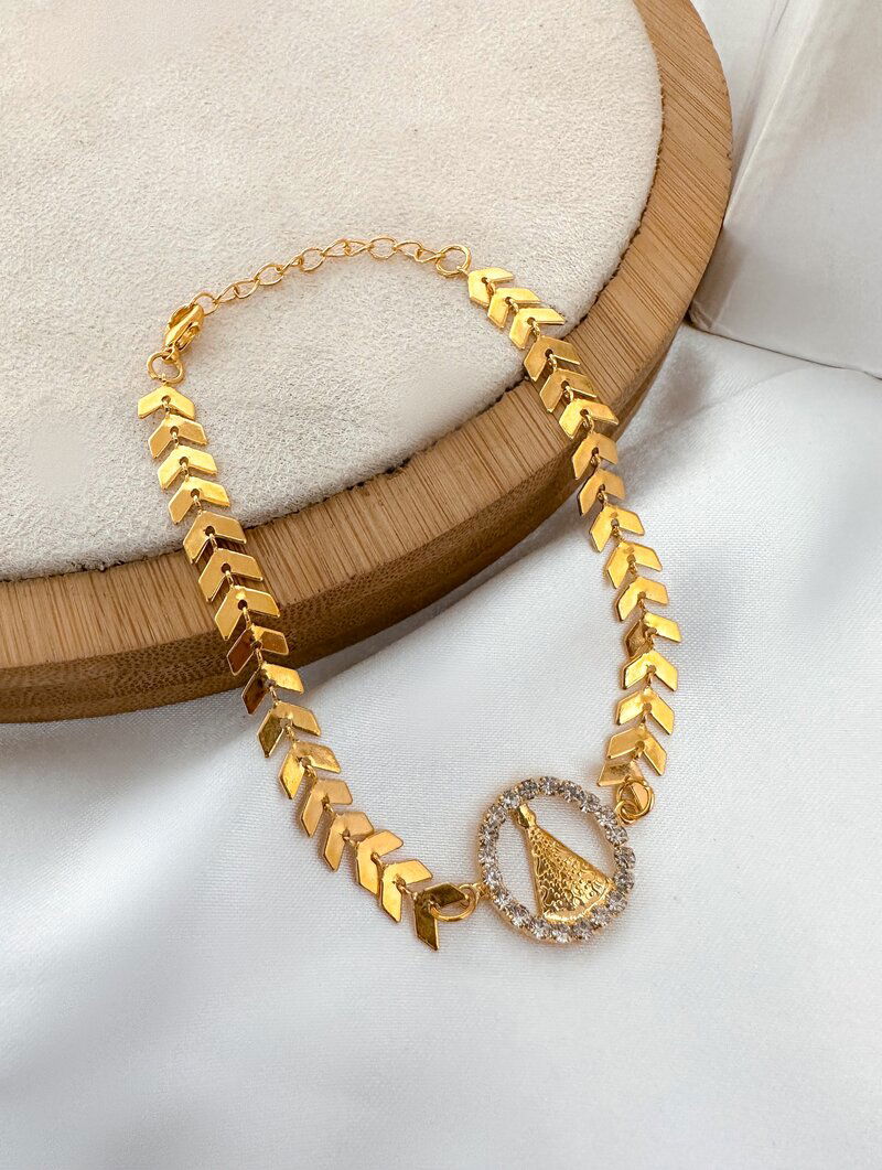 Pulseira Folheado a Ouro 18k Escamas com Circulo Cravejado e Nossa Senhora