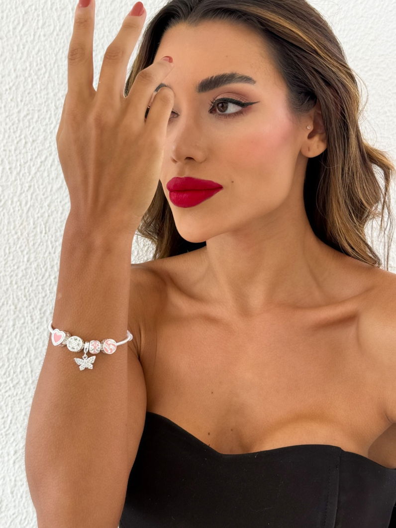 Pulseira Semi Joia Folheado a Prata 925 Com Berloques de Coração, Trevo, Inspiração Vg e Borboleta
