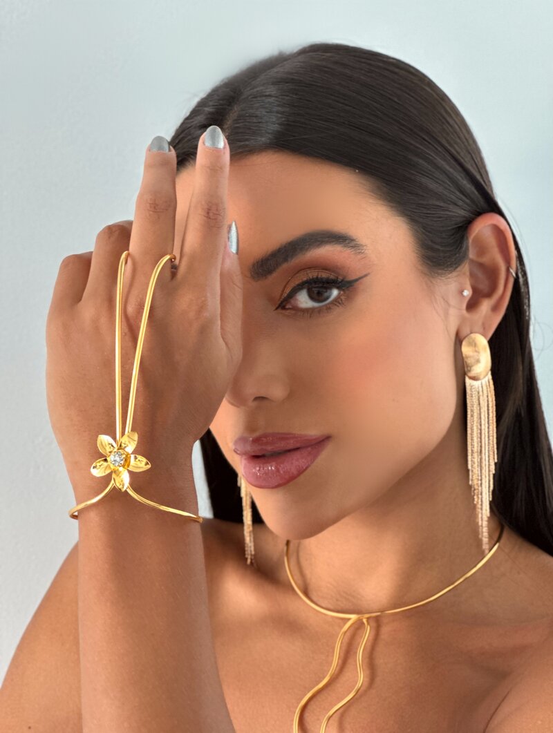 Pulseira Hand Chain 18k e Prata Aro com Flor