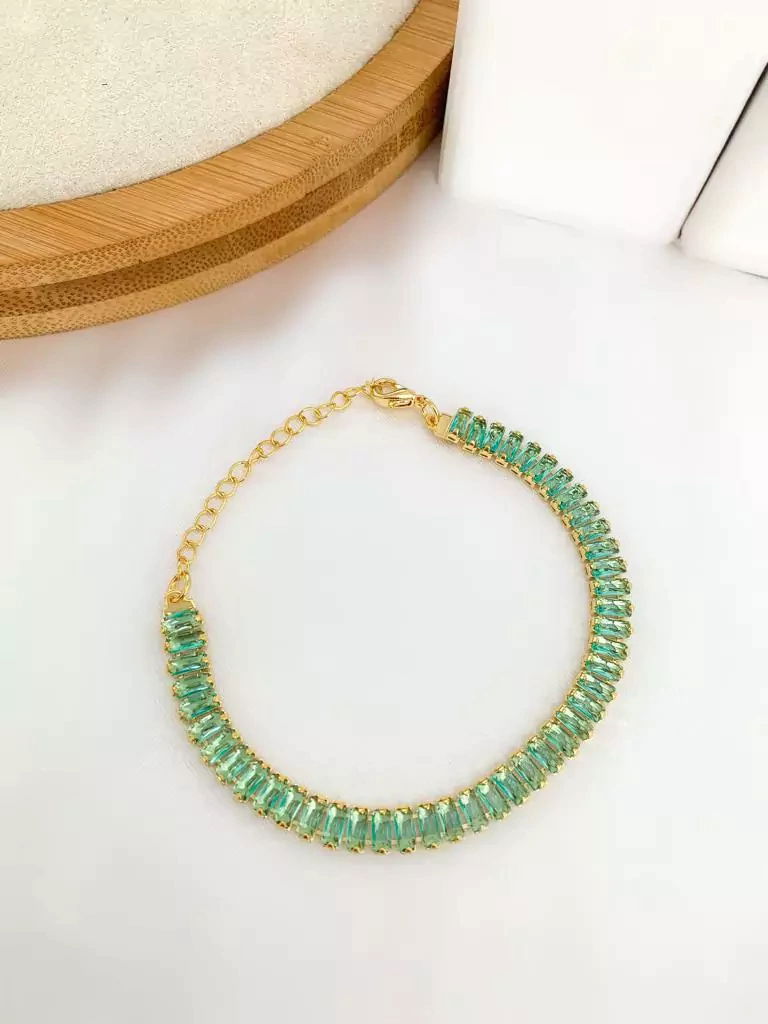 Pulseira navete folheada a ouro.