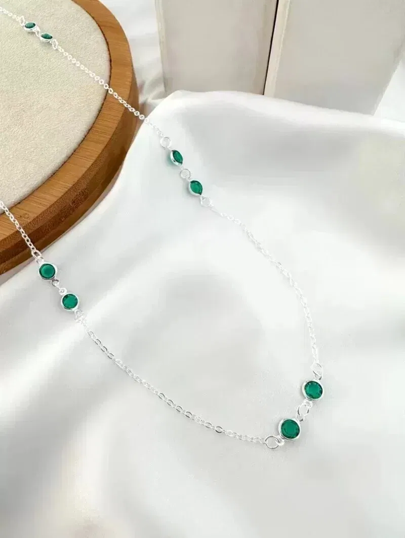 Riviera folheado a ouro 18k e prata 925 com cristais.