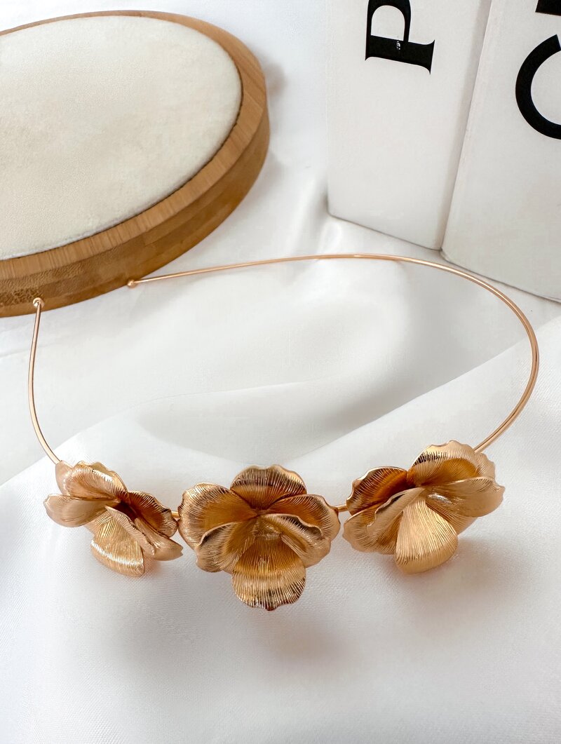 Tiara Folheada a Ouro 18k e Prata Flores