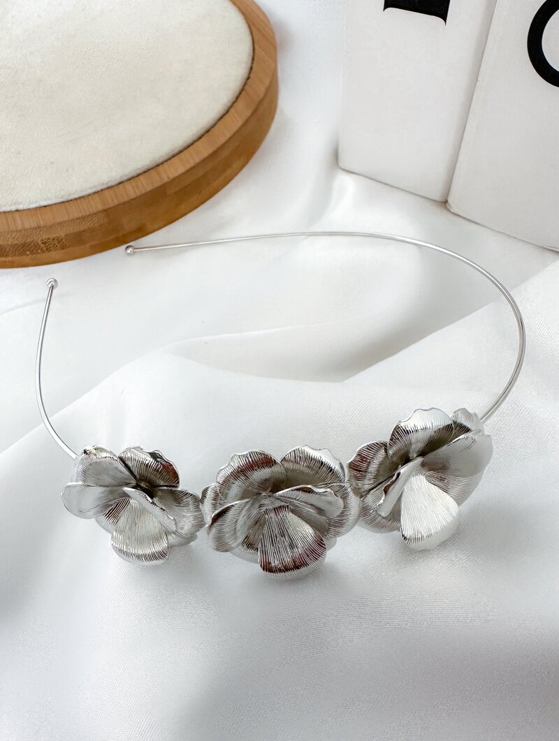 Tiara Folheada a Ouro 18k e Prata Flores