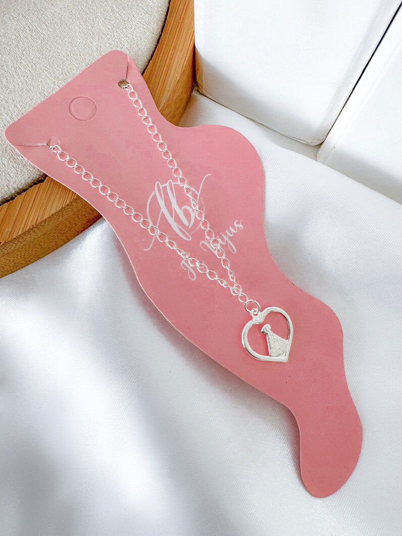 Tornozeleira Folheada a Ouro 18k e Prata Corrente Fina Coração com Nossa Senhora