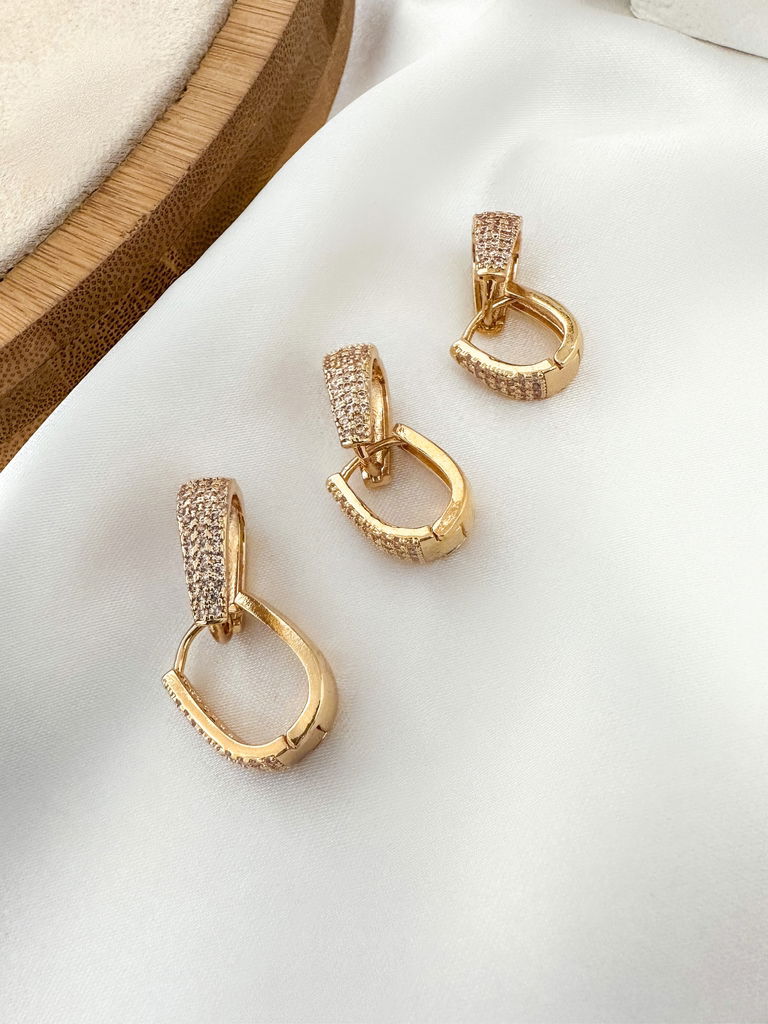 Trio de argola gota quadrada cravejadas em micro zircônias folheada a ouro 18k e prata