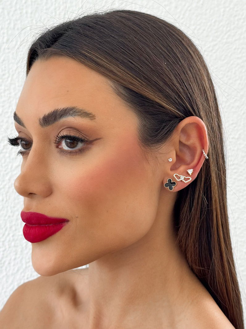 Trio de Brinco Folheado a Ouro 18k e Prata Inspiração Vg Coração Vazado, Com Triangulo