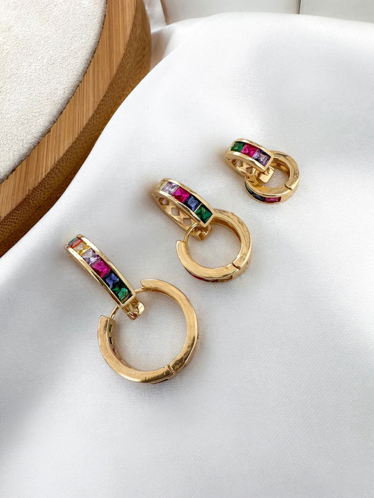Trio de brincos argola em navetes folheado a ouro 18k e prata.