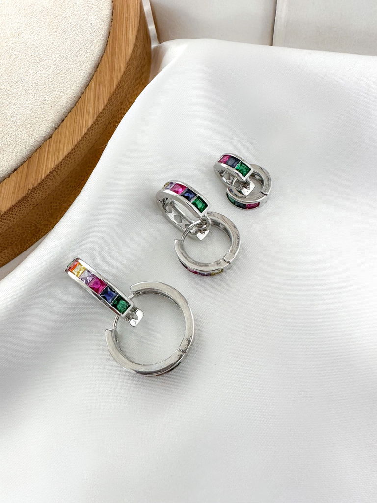 Trio de brincos argola em navetes folheado a ouro 18k e prata.