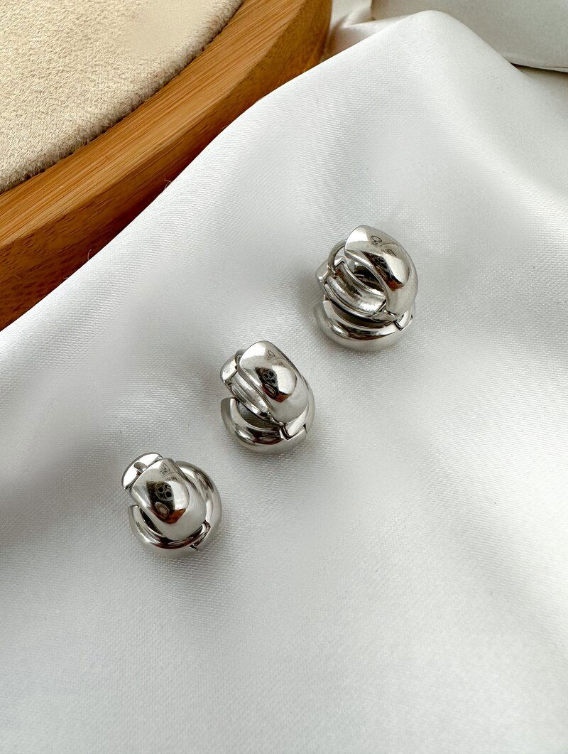 Trio de Brincos Folheado a Ouro 18k e Prata Argolinhas Lisa com Fecho