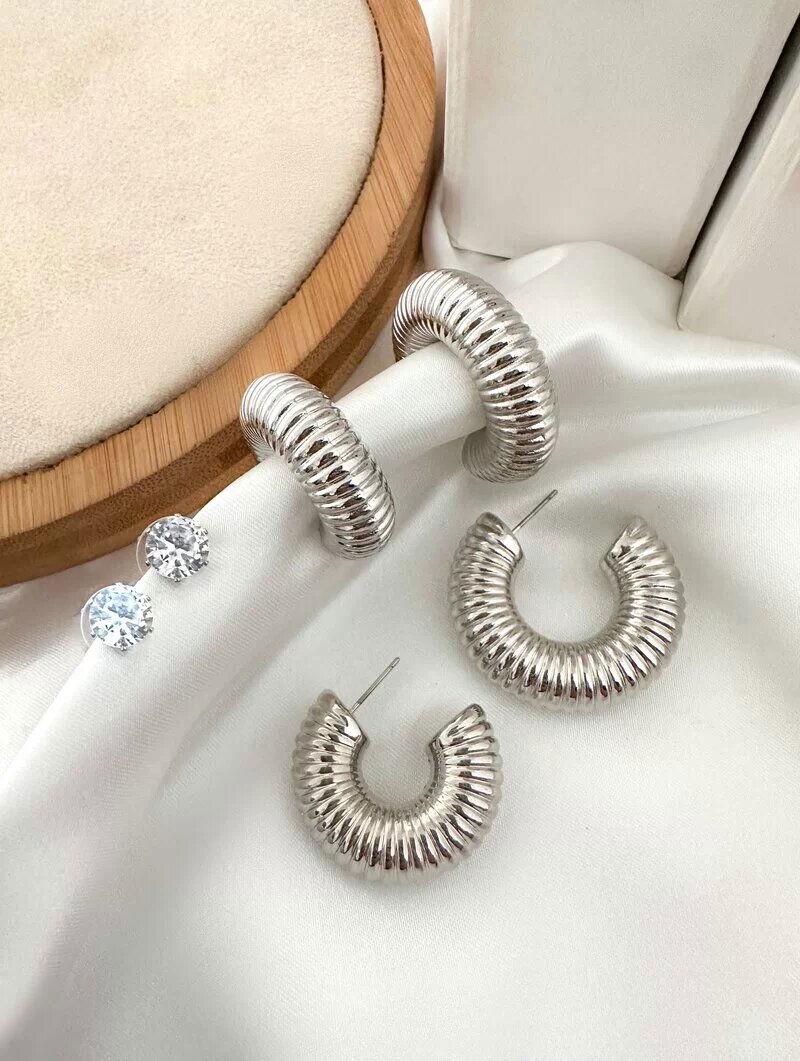 Trio de Brincos Folheado a Ouro 18k e Prata Argola Design Mola com Ponto de Luz