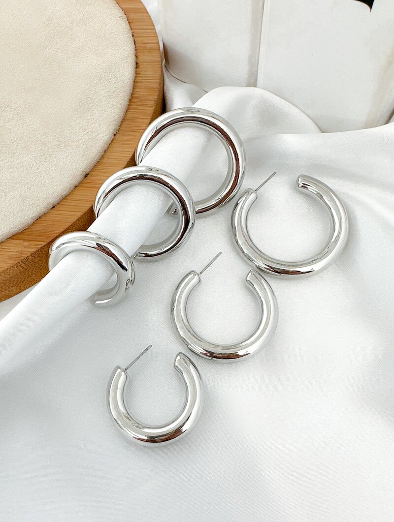 trio de brincos folheado a ouro 18k e prata argolas lisa