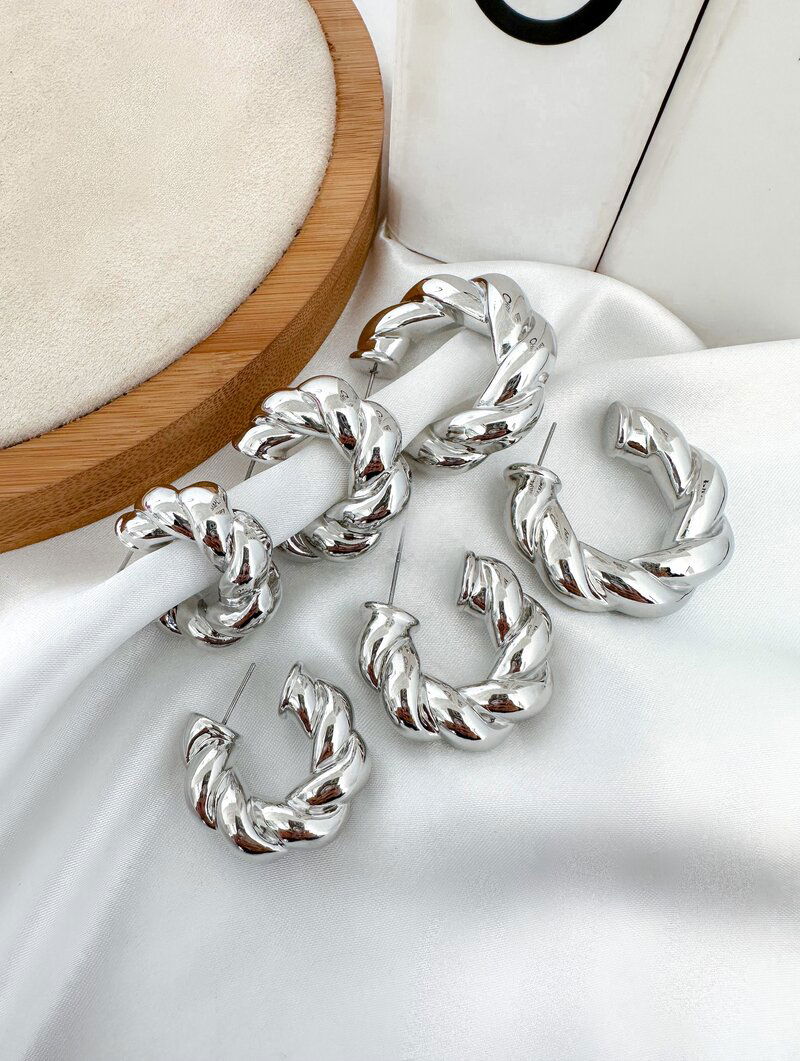 Trio de Brincos Folheado a Ouro 18k e Prata Argolas Tubo Torcidas