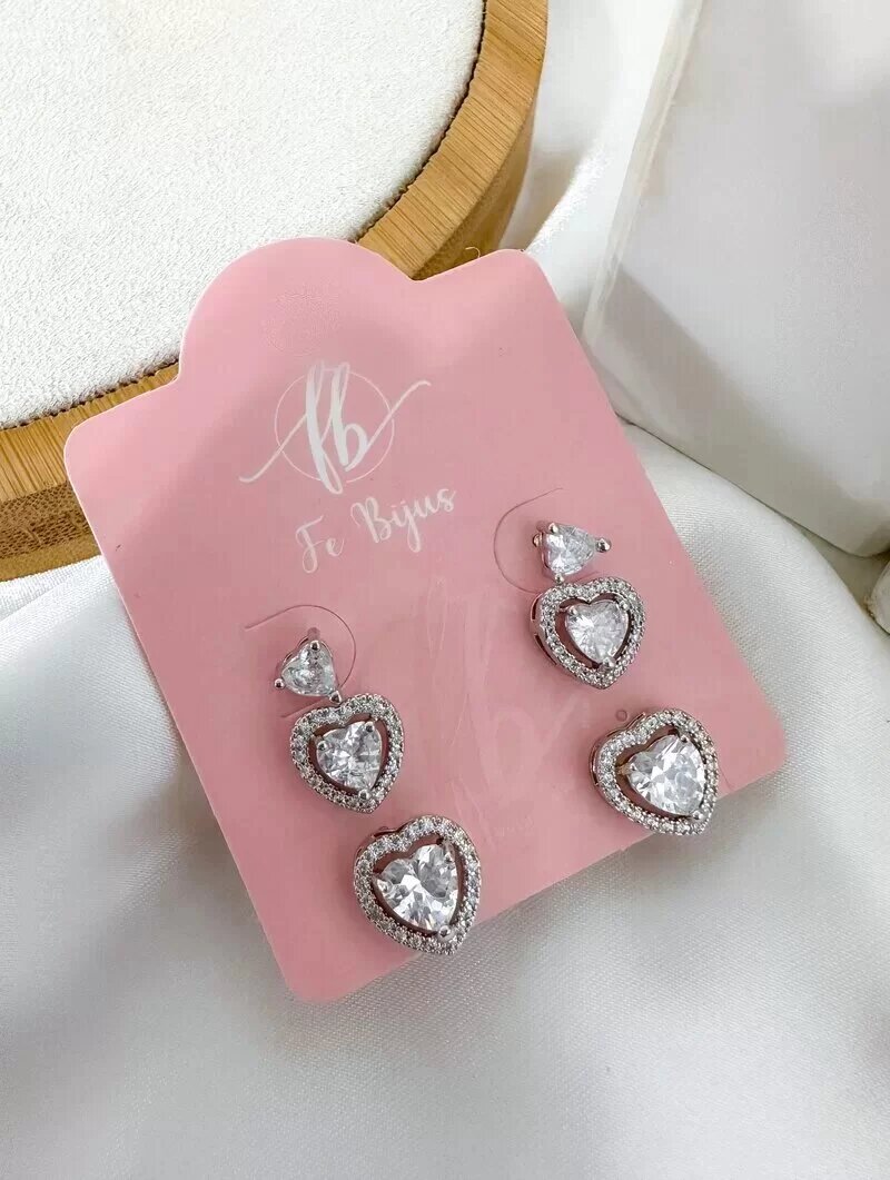 Trio de Brincos Folheado a Ouro 18k e Prata Corações Cravejados com Zircônia