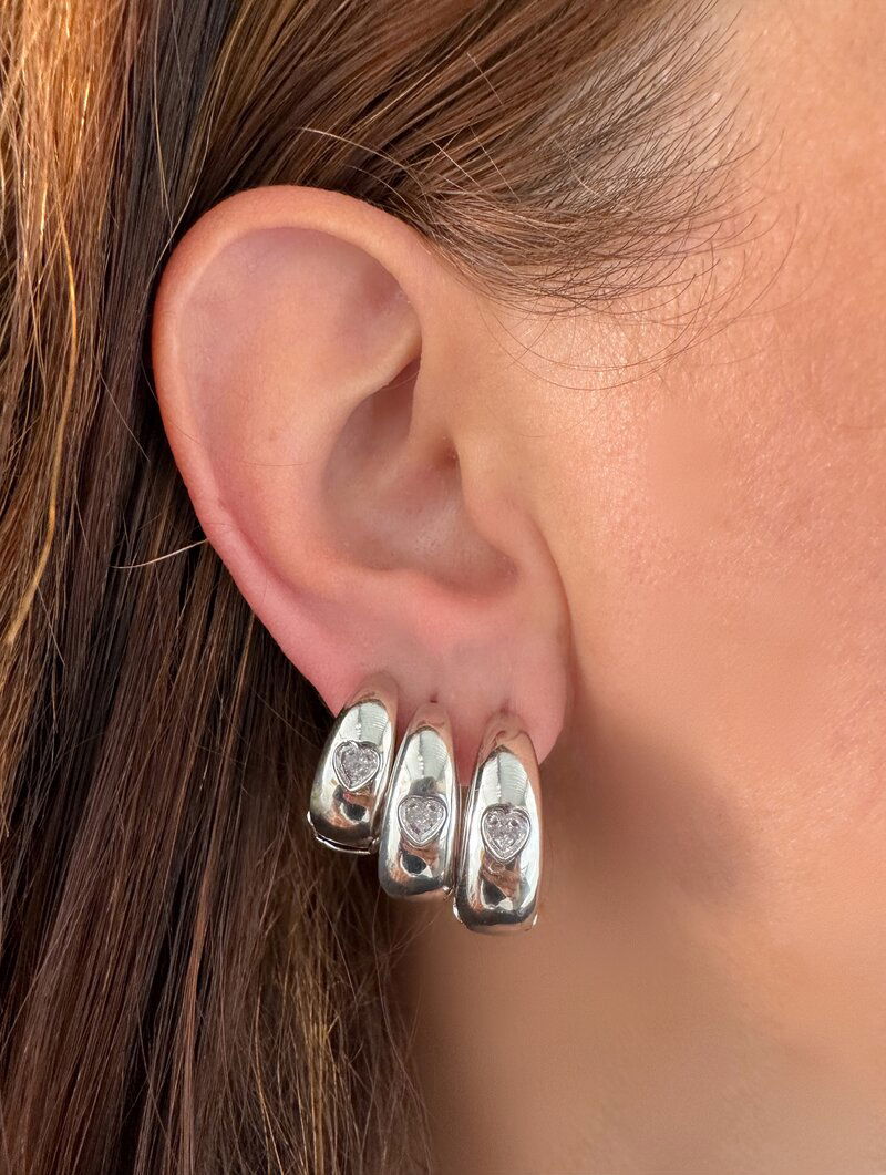 Trio de Brincos Folheados a Prata Argolas com Coração de Zircônia