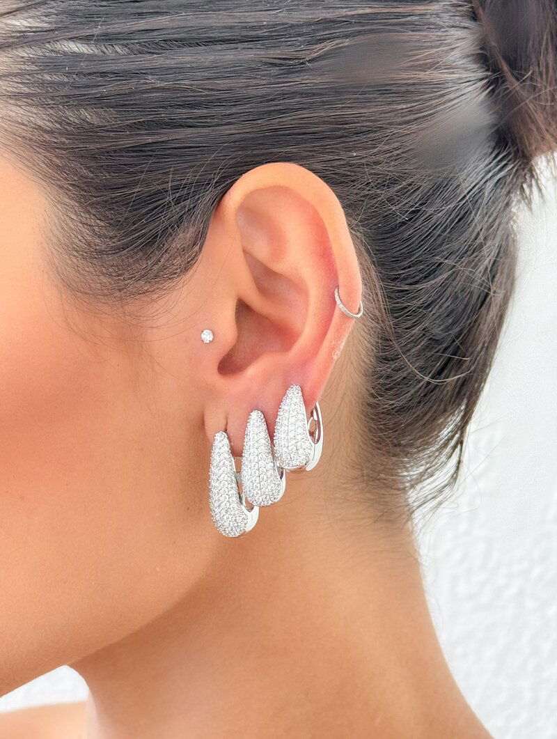 Trio de Brincos Folheados a Ouro 18k e Prata Argolas Gota Cravejada