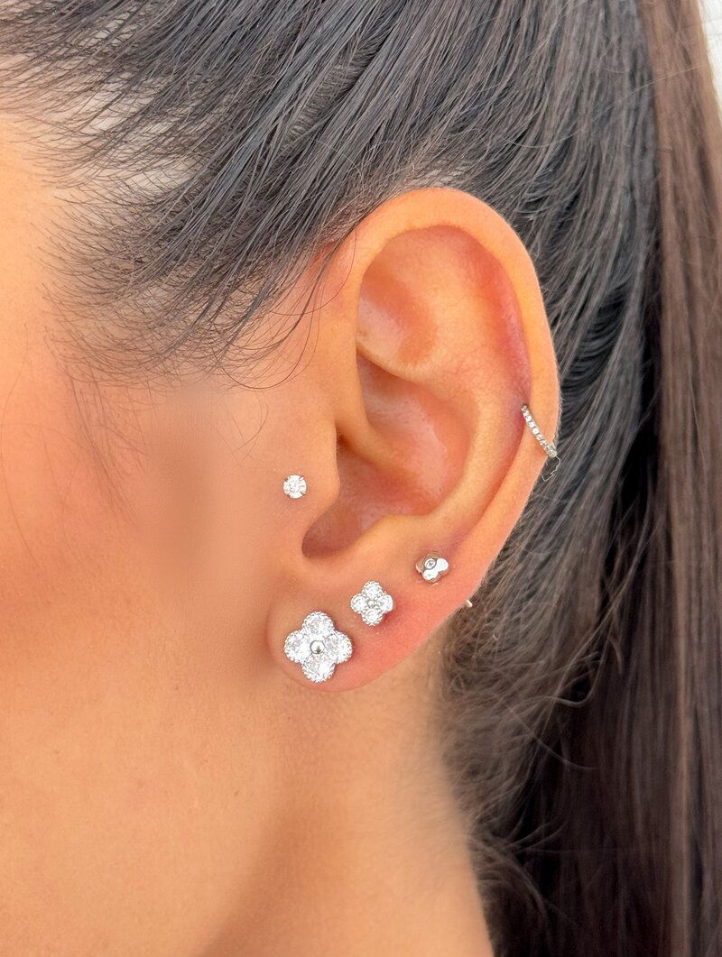 Trio de Brincos Folheados a Ouro 18k e Prata Flores com Zircônias