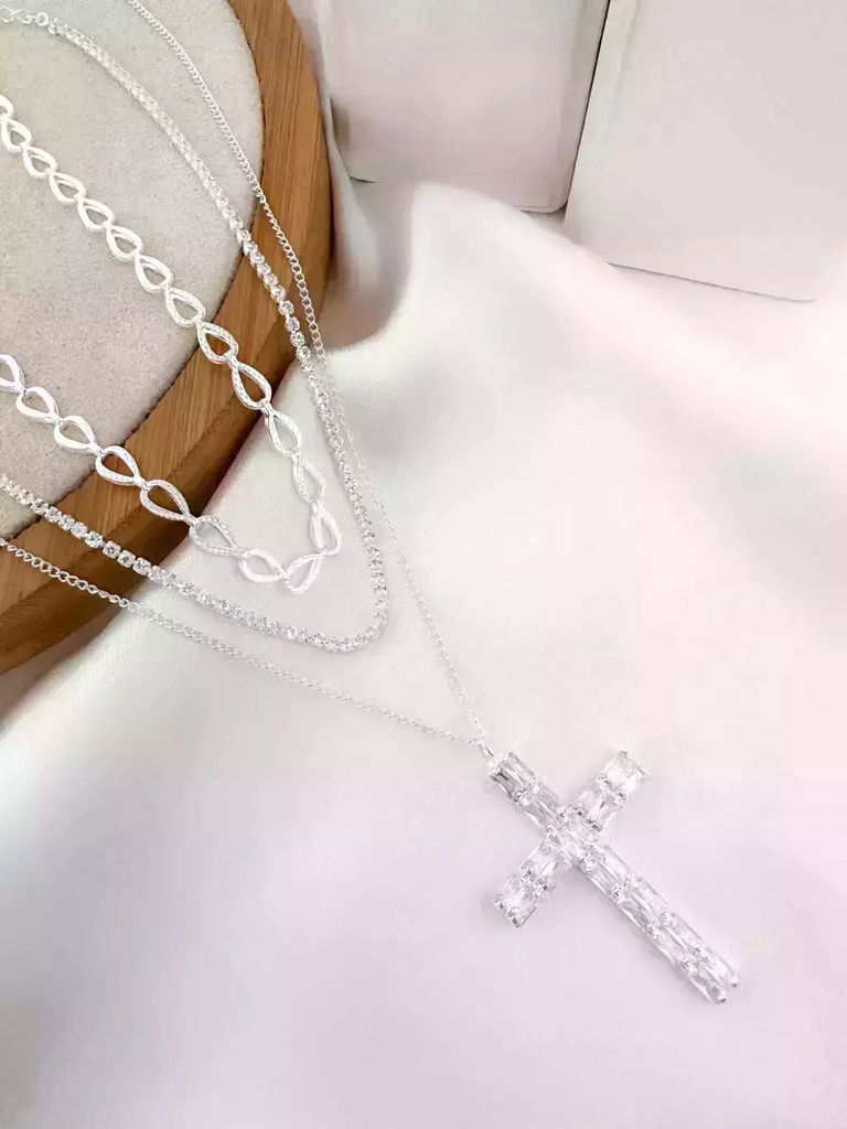 trio de joinhas folheado a ouro 18k e prata 925 elos, zircônias e crucifixo.